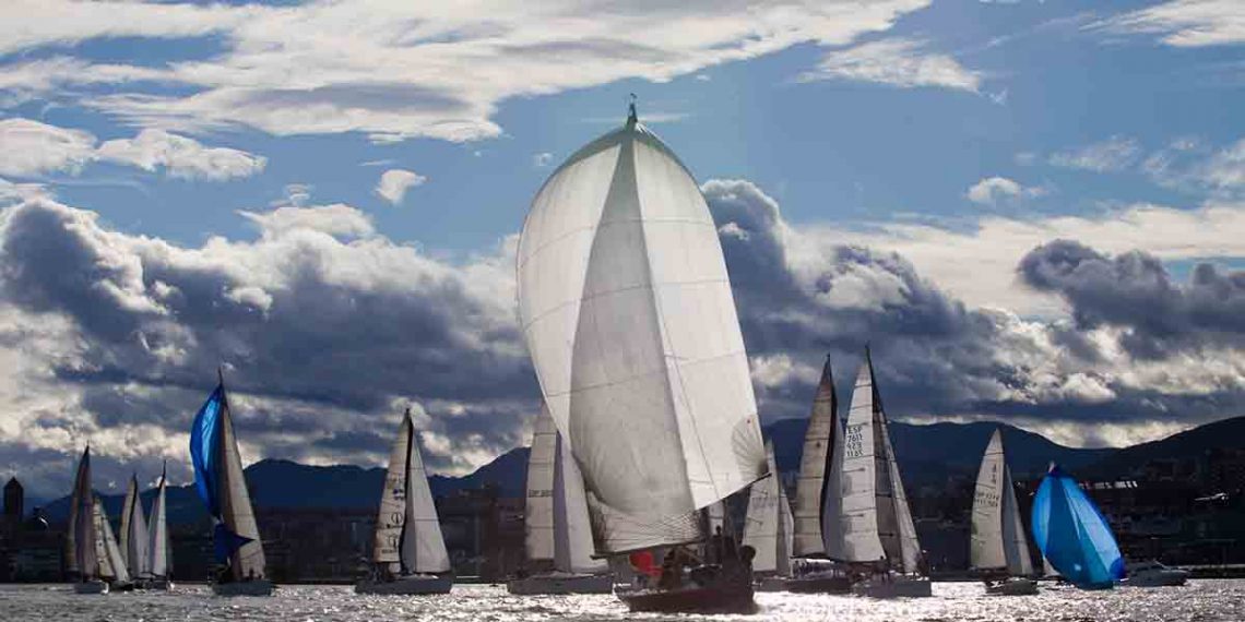 La temporada de vela de competición comienza en el Abra vizcaíno