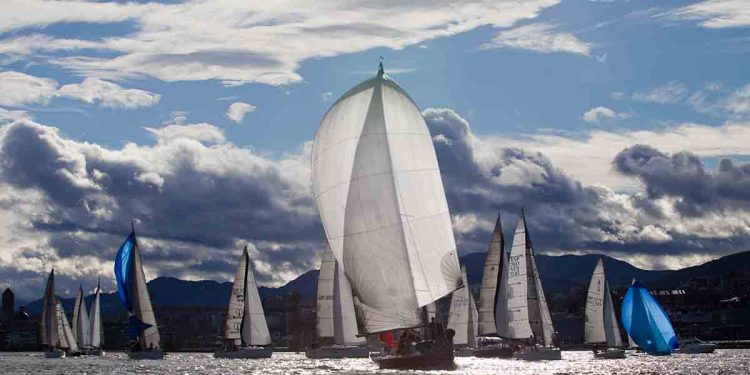 La temporada de vela de competición comienza en el Abra vizcaíno