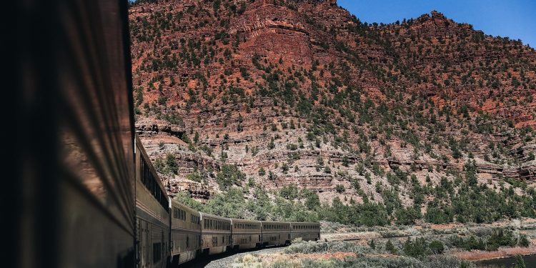 Las tarifas de Amtrak Roomette son 2 por 1 para viajes de verano