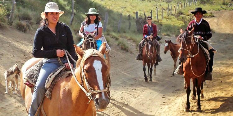 Llaman a postular al concurso Mujer Empresaria Turística 2021