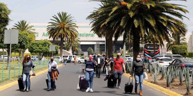 Los viajes locales impulsarán la reactivación de la industria turística —los viajeros buscarán visitar playas y pueblos mágicos en los siguientes 6 meses