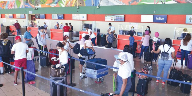 Más de 600,000 pasajeros se movilizaron en aeropuertos del país en marzo, la cifra más alta este año