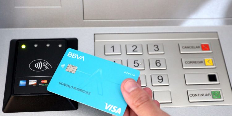 En el primer trimestre de 2021, los usuarios prefirieron el uso de la tarjeta debido a la de crédito para hacer sus compras.