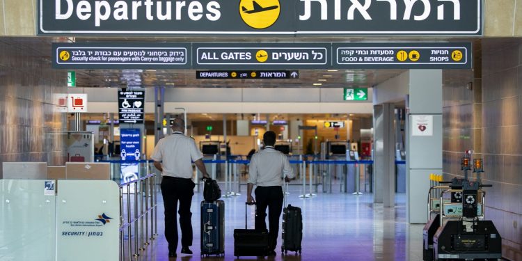Ministerio de Salud de Israel busca prohibir viajes a México por COVID-19