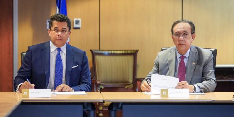Ministerio de Turismo y Banco Central firman acuerdo de intercambio de información sobre el sector