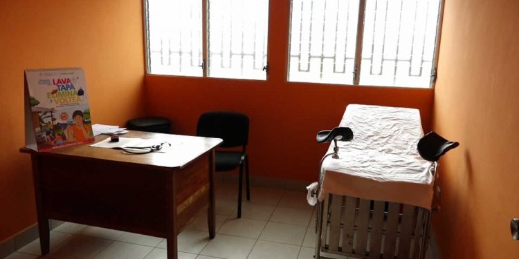 Moderno puesto médico mejora condiciones de salud en El Crucero