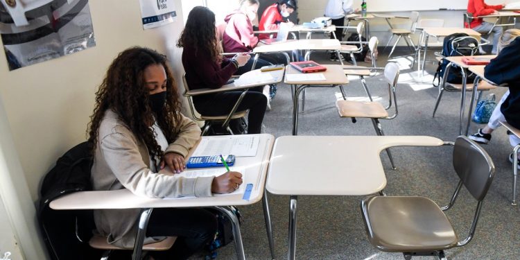 Nissin Foods USA ofrece becas universitarias – Telemundo 52