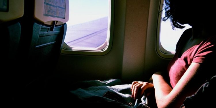 No comer en viajes de avión pese a estar vacunados, recomiendan expertos | EL IMPARCIAL