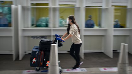 Al día de hoy hay una gran cantidad de casos de vuelos canelados por la pandemia que aún no tienen resolución, sobre todo teniendo en cuenta que muchas aerolíneas y agencias de viajes ofrecen reprogramaciones que no siempre son aceptadas por el cliente.
