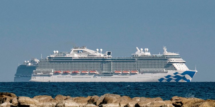 Para su reactivación, los cruceros apuestan por la vacunación y protocolos estrictos