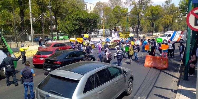 Personal de salud del sector privado protesta en CDMX; exigen ser vacunados