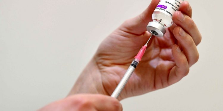 Personas vacunadas contra Covid-19 pueden viajar en EU sin hacerse prueba y sin cuarentena 