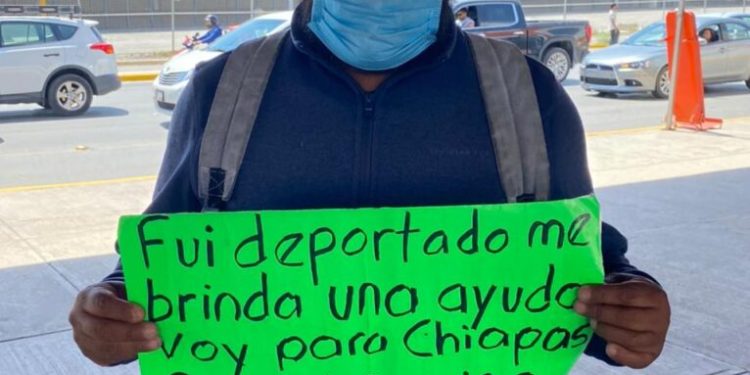 Pide trabajo en un crucero – El Diario de Coahuila
