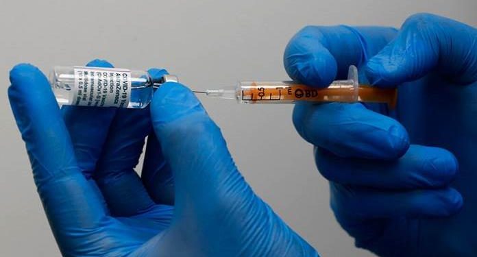 Potosinos piden paquetes de viaje para ir a EU a vacunarse contra covid