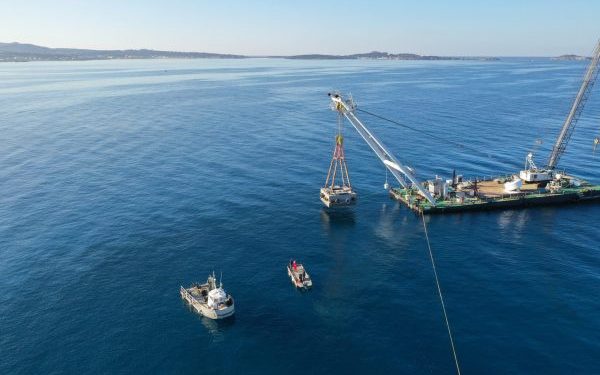 Puerto de Sanary instala nueva boya de amarre para cruceros