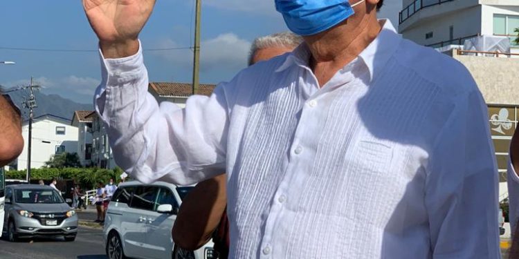 Reaparece Michel en la campaña de Morena