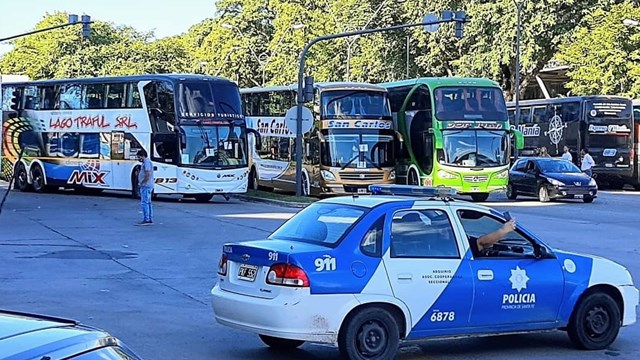 Sigue por tiempo indeterminado el bloqueo de los transportes turísticos en la Terminal