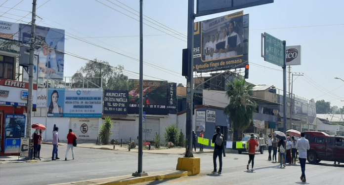 Sindicalizado del STTCEO y Sol Rojo sitian crucero de Fonapas