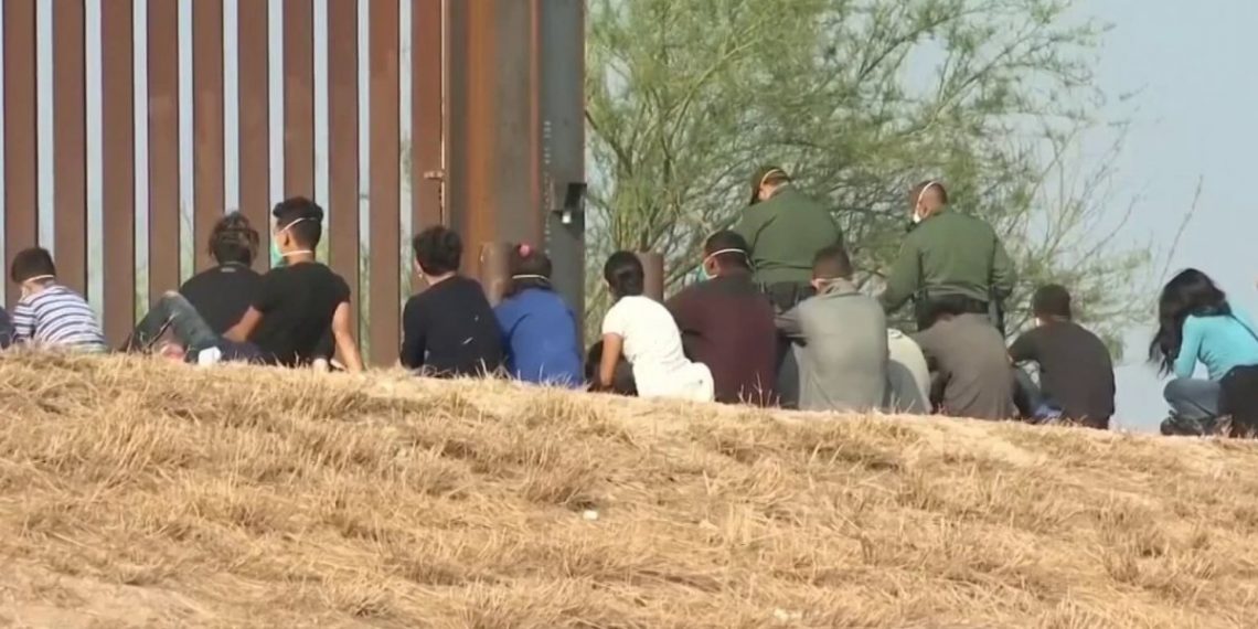 Traficantes de humanos usan las redes sociales para compartir falsas esperanzas de un viaje seguro a EEUU – Telemundo San Diego (20)