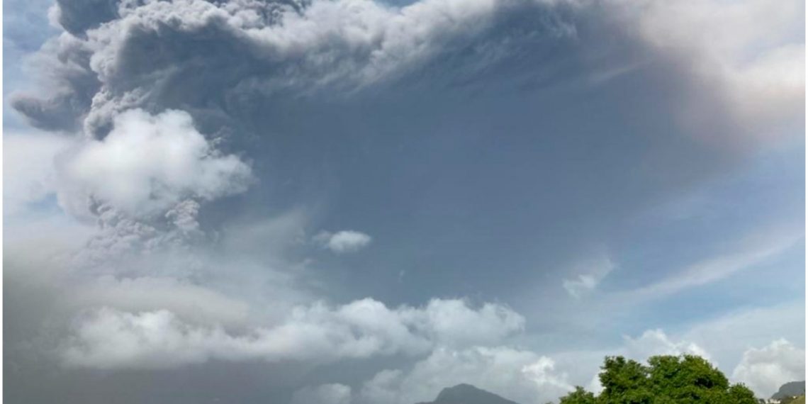 Volcán La Soufriere registra nueva erupción de gases – Noticieros Televisa