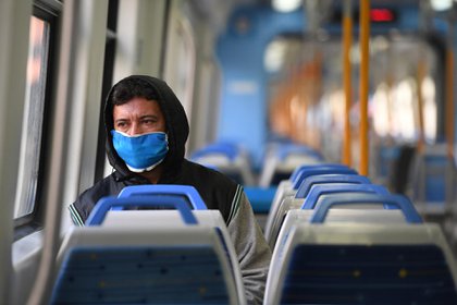 Desde este miércoles, se reforzarán los controles de permisos y reservas en los trenes (Fotos: Maximiliano Luna y Adrián Escandar)