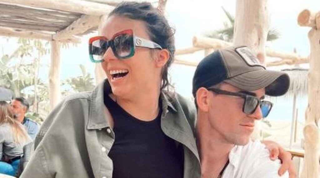 Zayra y su nueva pareja, Miki, en una imagen de sus redes sociales.