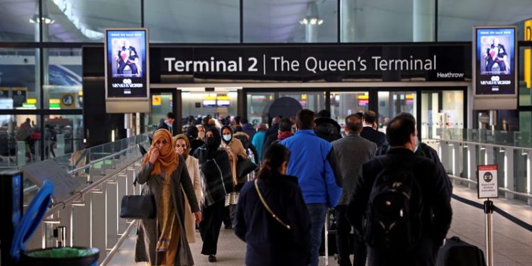 Vacaciones para los ricos: las aerolíneas critican el plan de viajes de Reino Unido