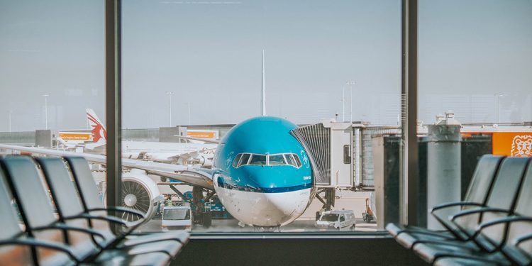 ¿Puedo viajar a otro país para vacunarme?