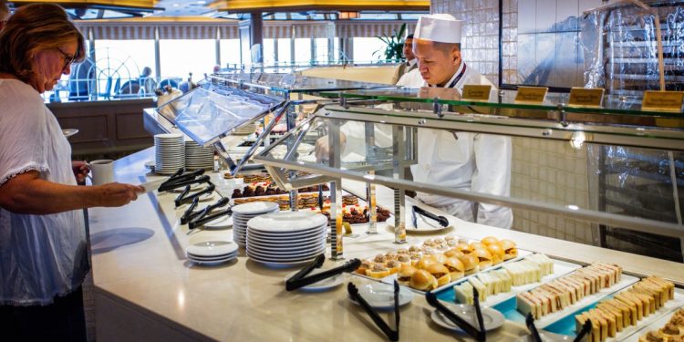 ¿Sin bufet de comida? Los cruceros podrían cambiar uno de sus principales atractivos – Telemundo Orlando (31)