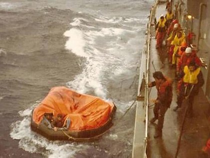 El rescate de las balsas. Estuvieron más de 48 horas a la deriva en un mar furioso con vientos de 120 kilómetros por hora
