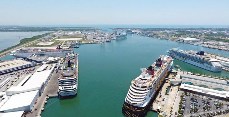 EE. UU.: Port Canaveral empieza vacunación a portuarios y tripulantes