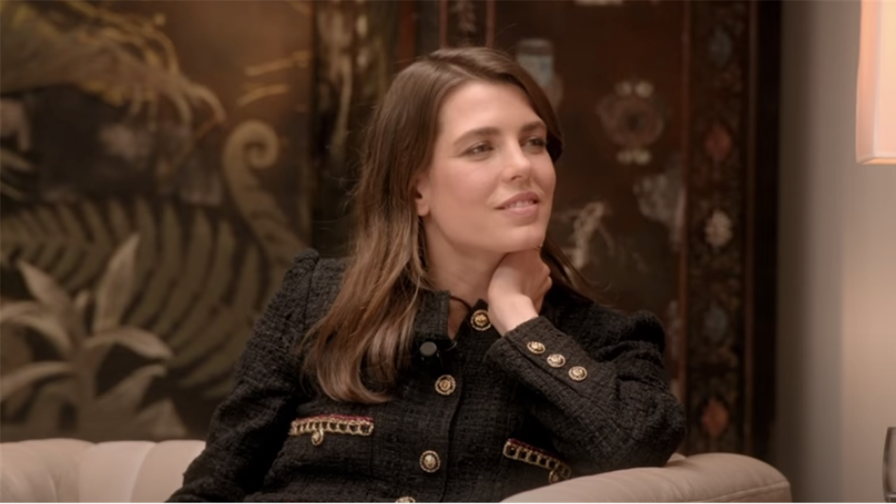 Carlota Casiraghi, embajadora de Chanel y digna entrevistadora literaria