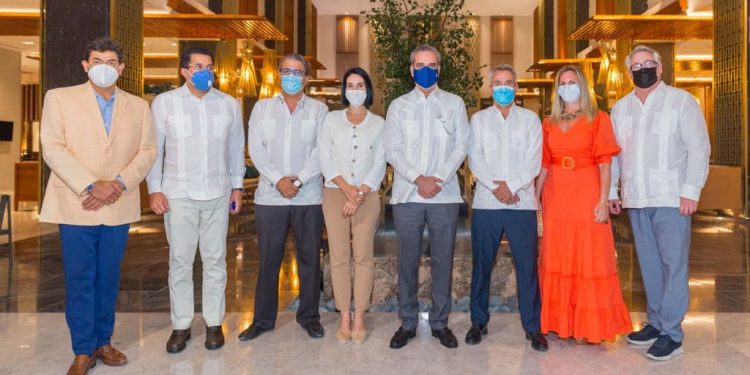 Punta Cana: Abinader encabezó evento de ALG y AMResorts con agentes de viajes - Noticias de turismo