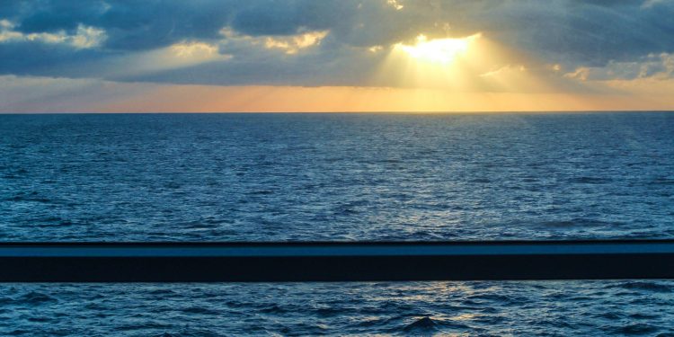 Vivir en un crucero: “Argentina es una burbuja que nunca cambia”