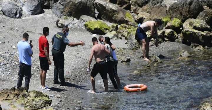 Alrededor de 3 mil migrantes marroquíes cruzan a territorio español
