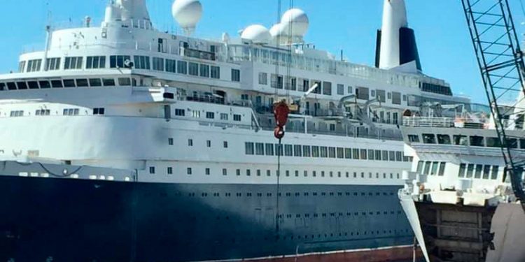 Antiguo Boudicca de Fred. Olsen queda varado en Turquía para su desguace