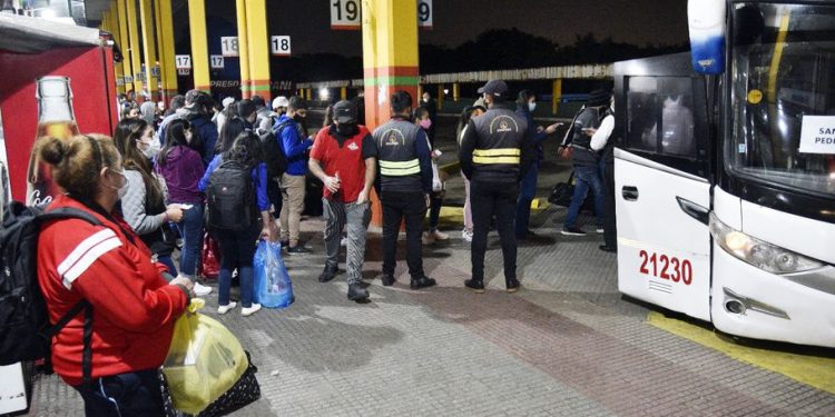 Aumentaron los viajes al interior y las compras, por el Día de la Madre - Nacionales