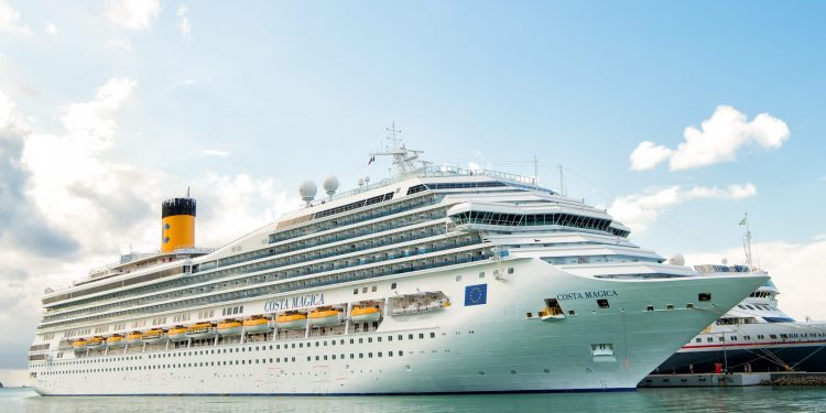 Autorizan primer crucero en EUA