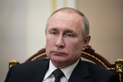 FOTO DE ARCHIVO: El presidente ruso Vladimir Putin da una conferencia de video el 23 de abril del 2021. Sputnik/Alexei Druzhinin/Kremlin via REUTERS
