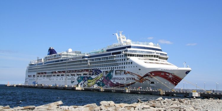CDC lanzan guía para que los cruceros vuelvan a zarpar