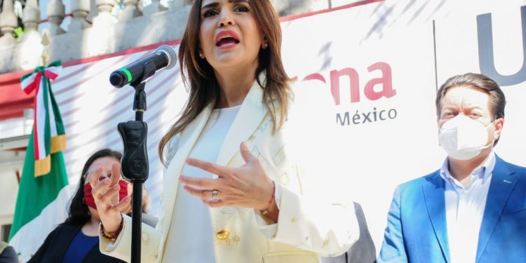 Candidatos se denunciaron entre ellos, dice Clara Luz y defiende a AMLO