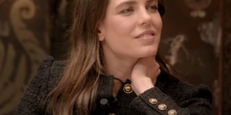Carlota Casiraghi, embajadora de Chanel y digna entrevistadora literaria