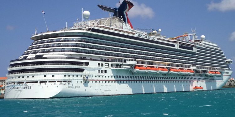 Carnival Cruise Line informa cancelaciones y posible plan de reinicio de cruceros en EE.UU.