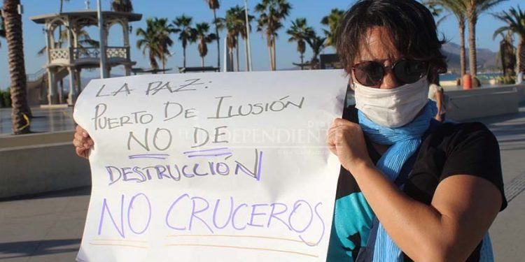 Christy Walton organiza manifestaciones contra cruceros fondeados en La Paz