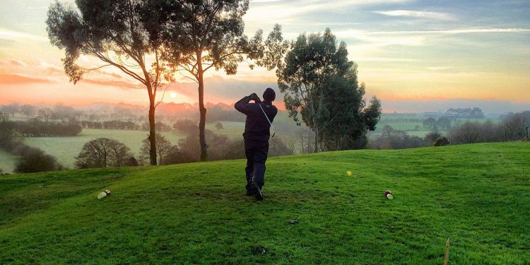 Cinco campos de golf con impresionantes panorámicas en México para practicar tu golpeo