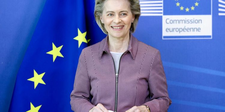 Comisión Europea propone permitir viajes no esenciales y entrada a personas inmunizadas contra covid-19