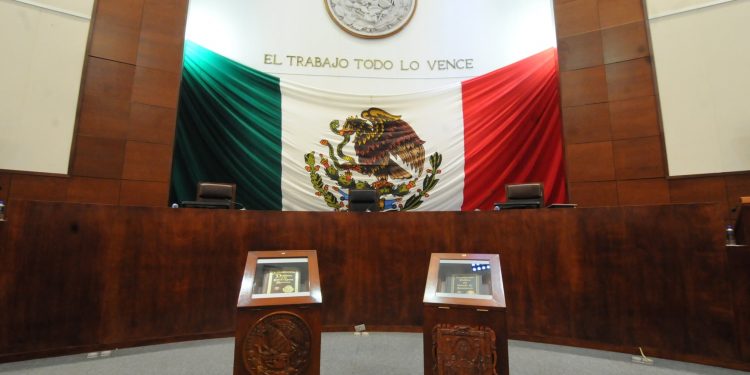 Congreso de Zacatecas vota a personajes ficticios, evade designación real