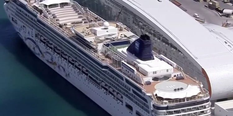 Controversia con la vacunación y los cruceros – Telemundo Miami (51)