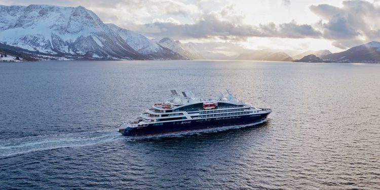 Cruceros Ponant exigen a pasajeros vacuna contra covid-19