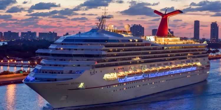 Cruceros estadounidenses esperan reactivarse en julio próximo